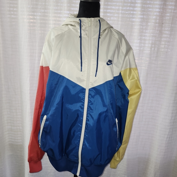 Nike Windrunner Jacket - Picture 2 of 13